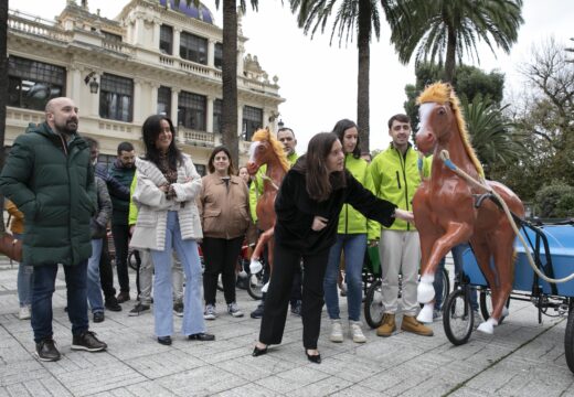 Inés Rey: “Cos cabaliños de Méndez Núñez recuperamos un símbolo da cidade dándolles un novo valor social”